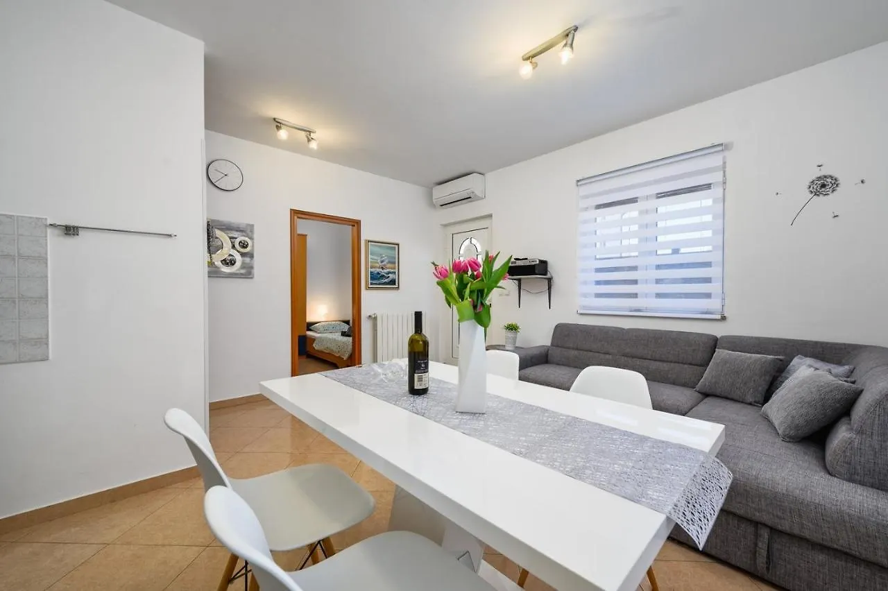 Bozica House With Apartments Murine