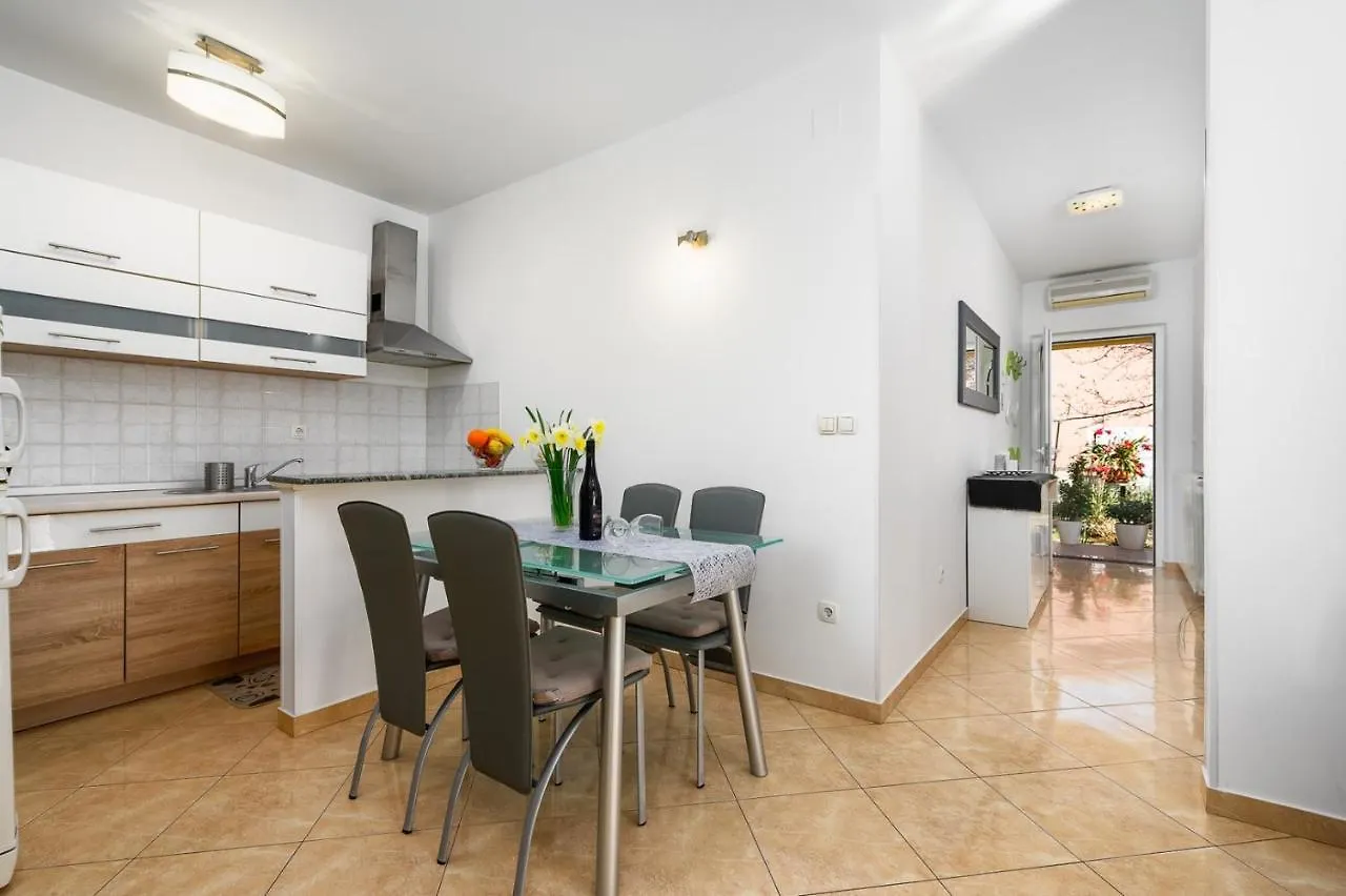 Bozica House With Apartments Murine