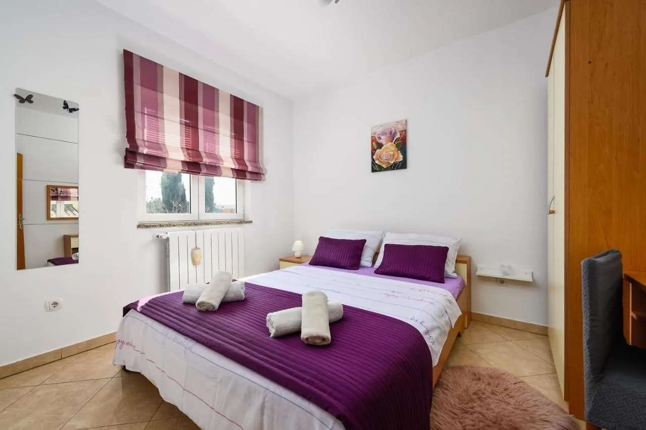 Bozica House With Apartments Murine Affittacamere