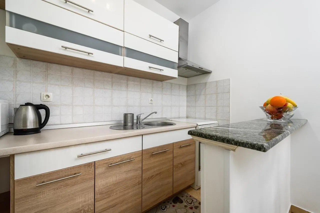 Bozica House With Apartments Murine Affittacamere