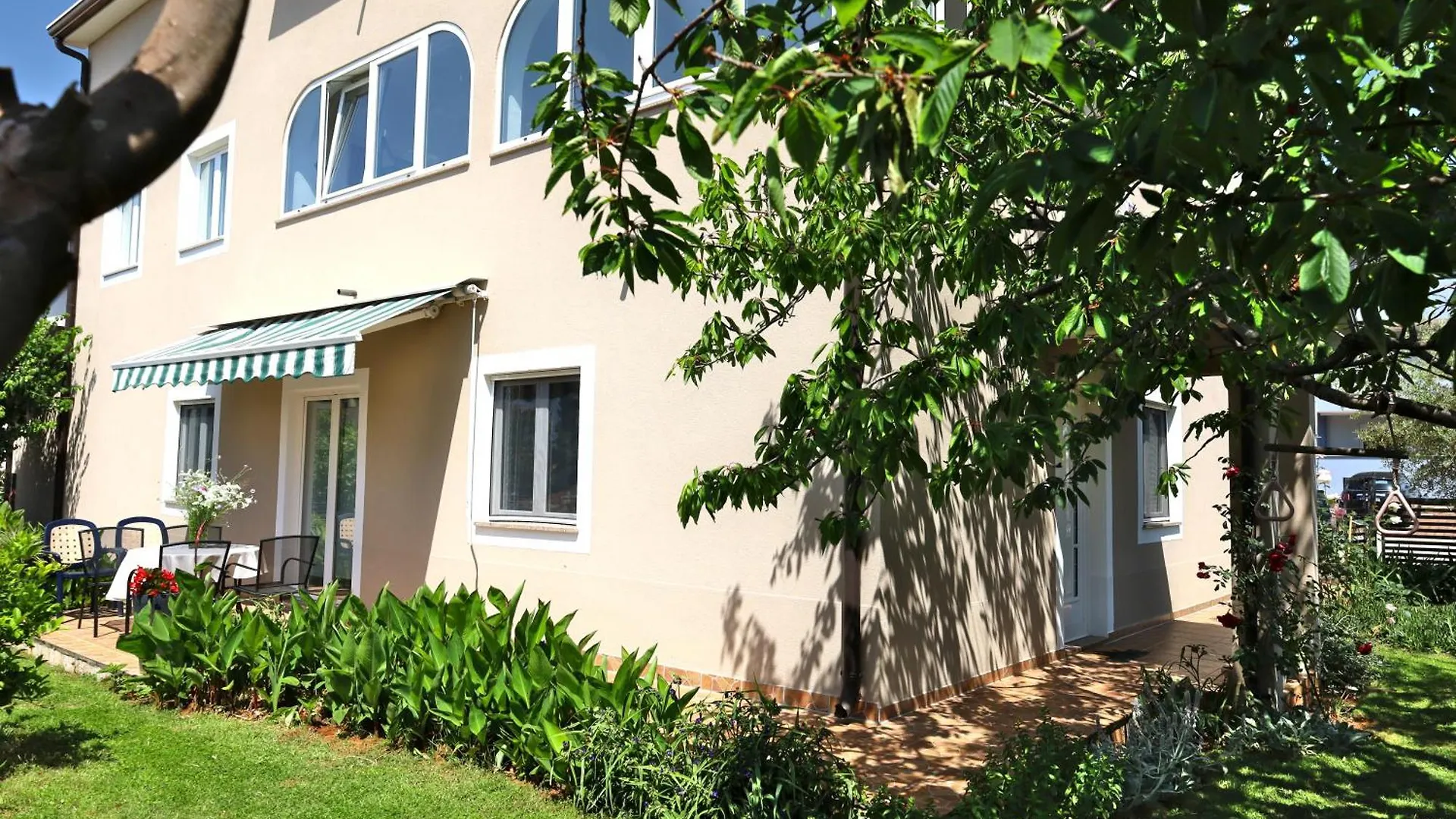 Affittacamere Bozica House With Apartments Murine Croazia